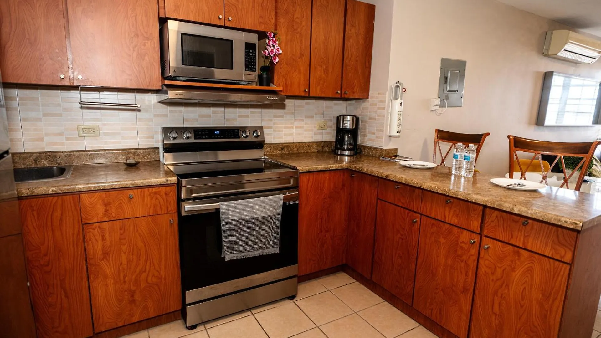 Private Jacuzzi Oasis With Mountain Views And Free Parking Apartment Ponce Puerto Rico